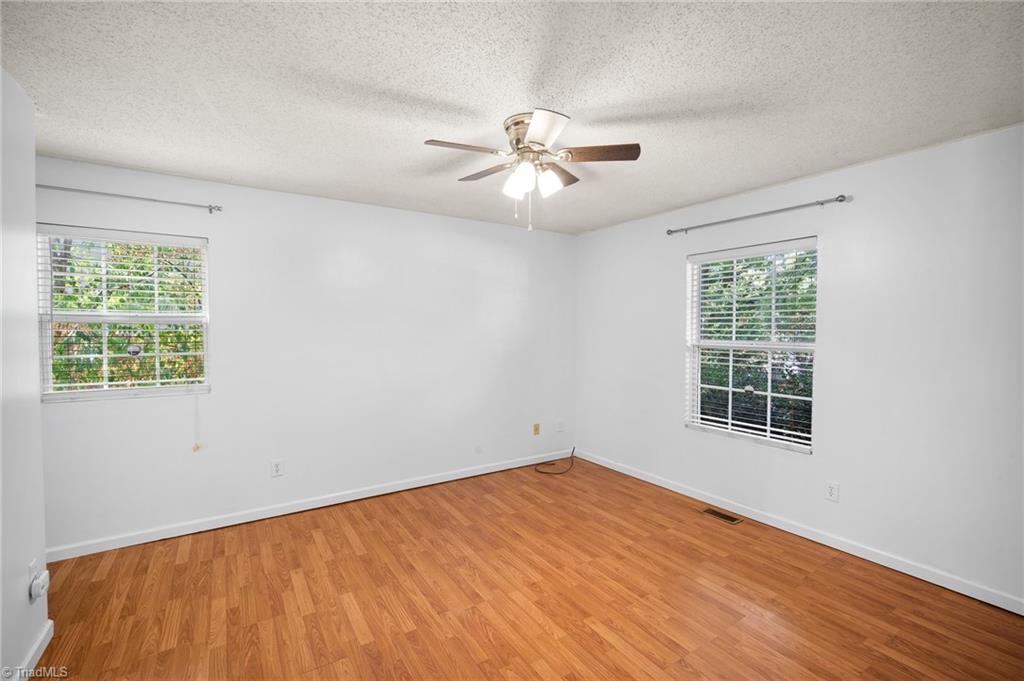 property viewer photo 9
