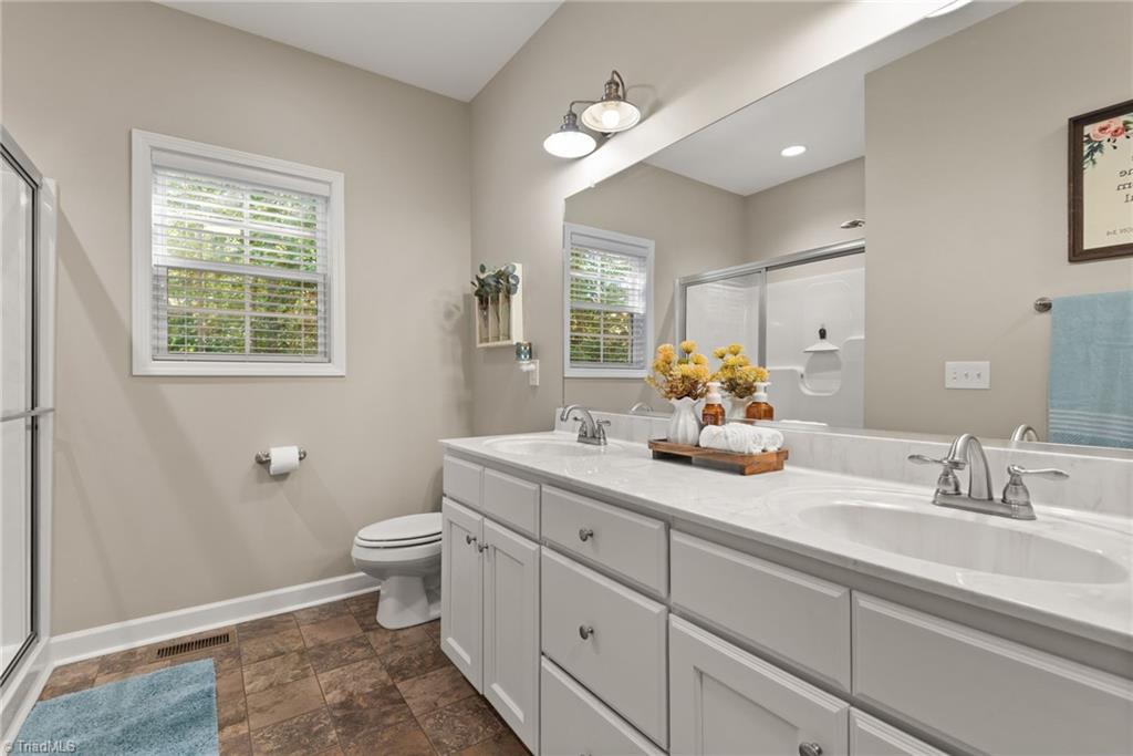 property viewer photo 10