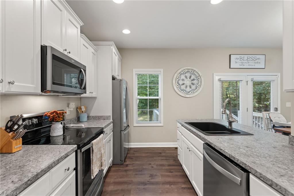 property viewer photo 7