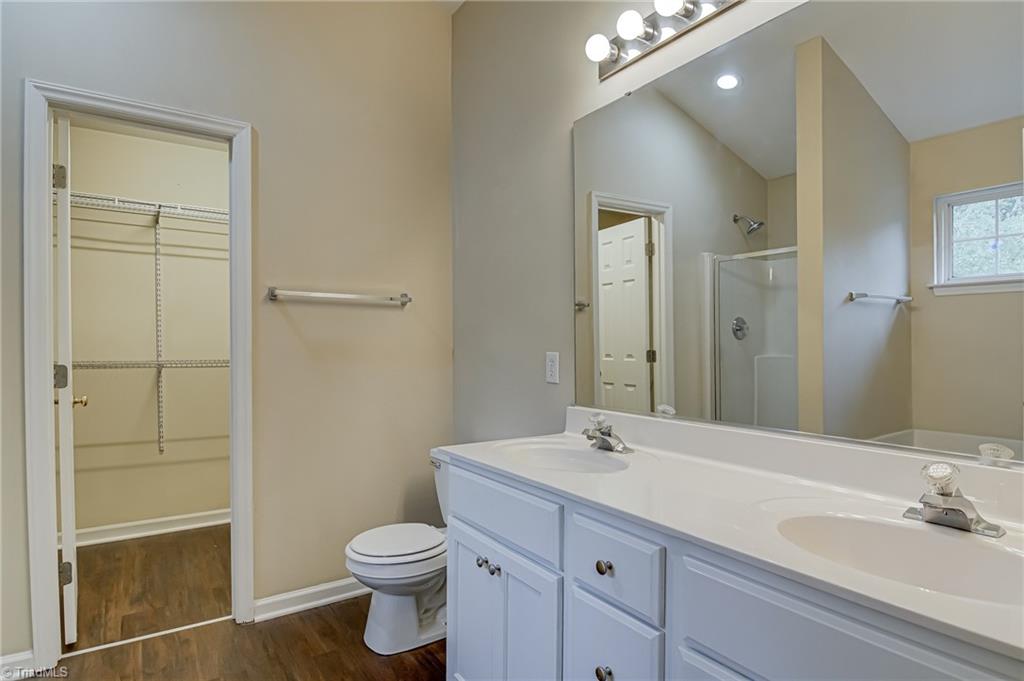 property viewer photo 24