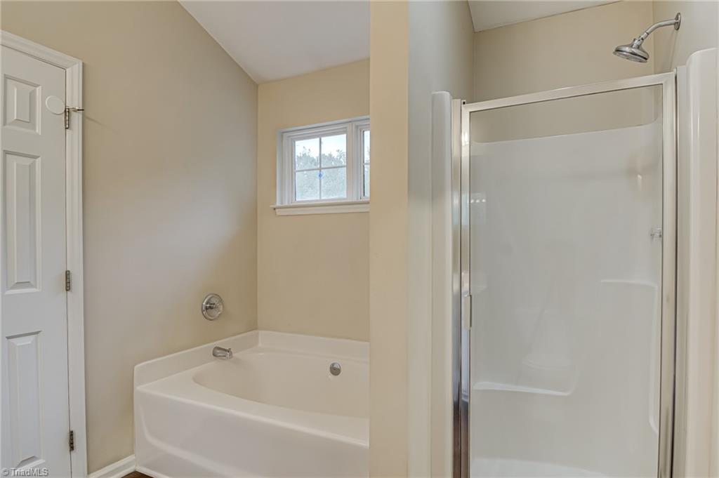 property viewer photo 25