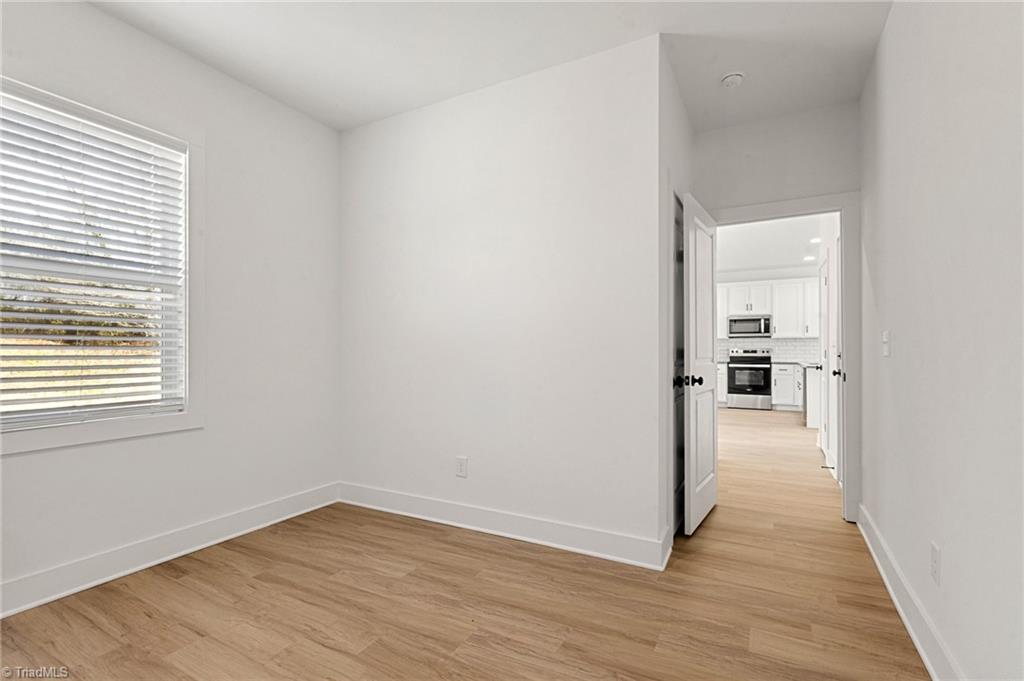 property viewer photo 16