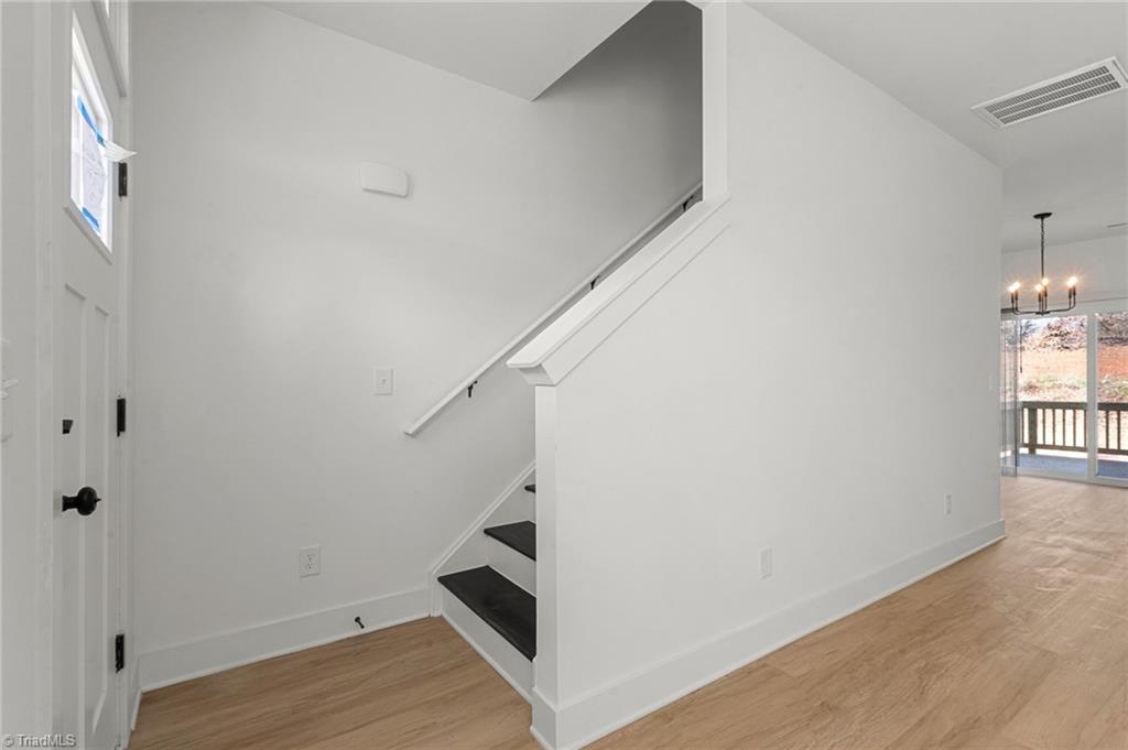property viewer photo 18