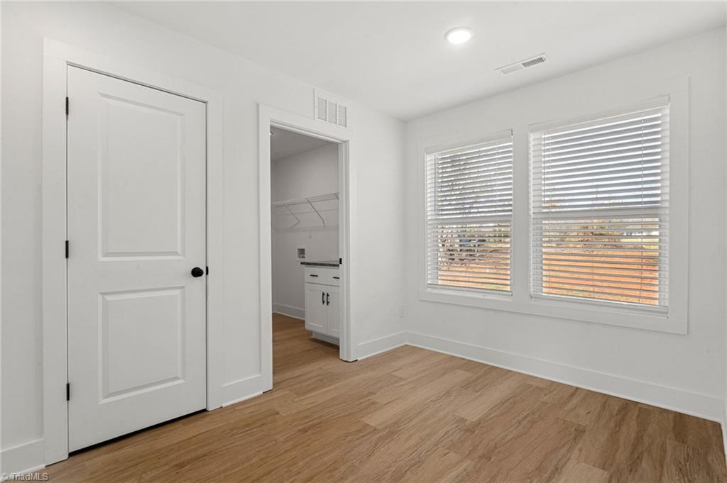 property viewer photo 19