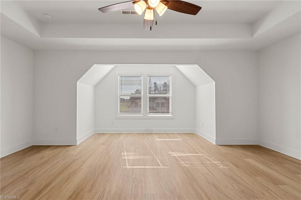 property viewer photo 23