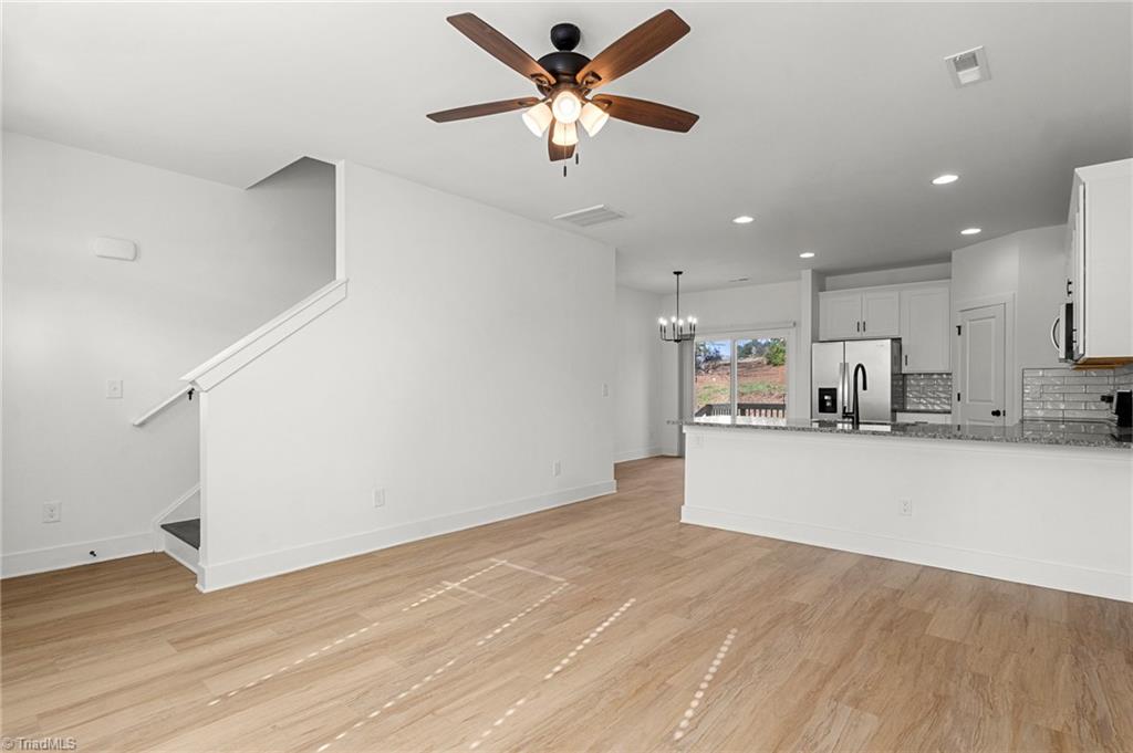 property viewer photo 3