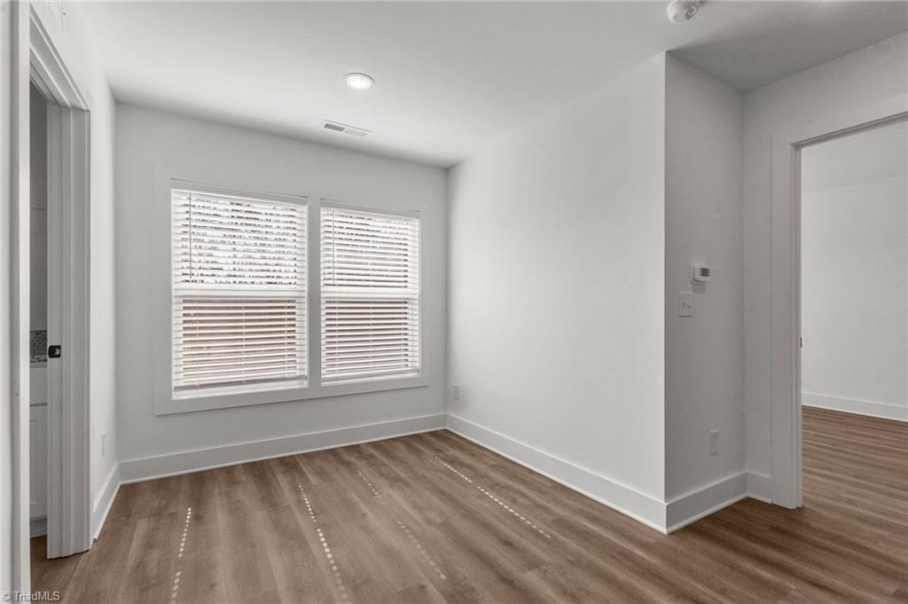 property viewer photo 18