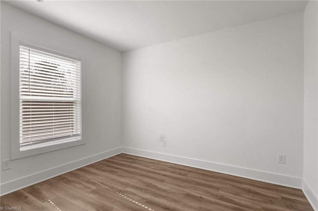 property viewer photo 26