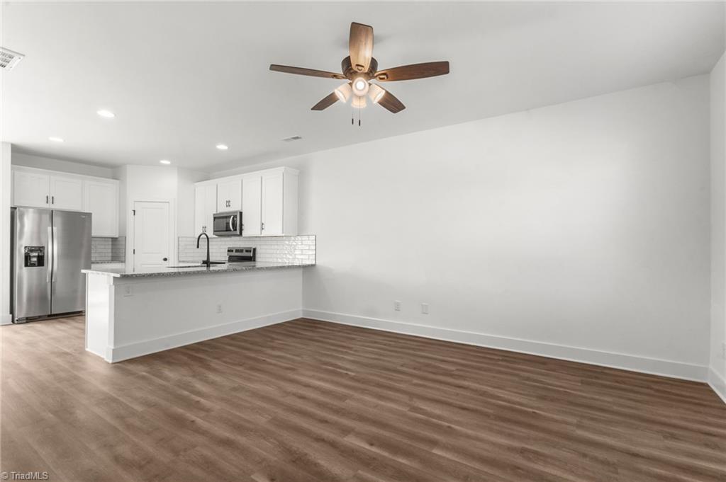 property viewer photo 3