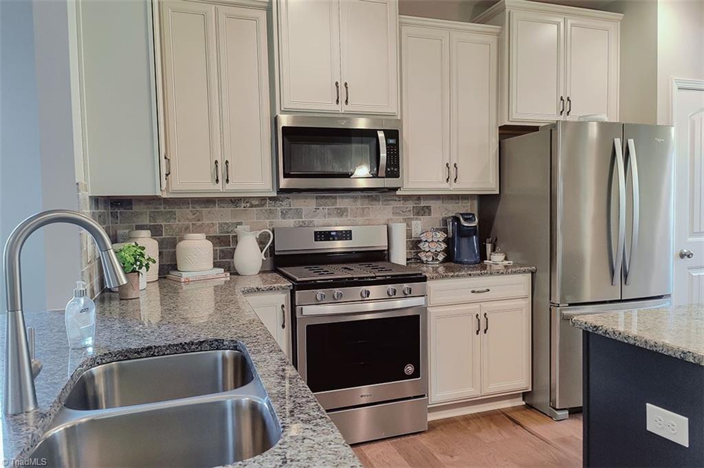 property viewer photo 13