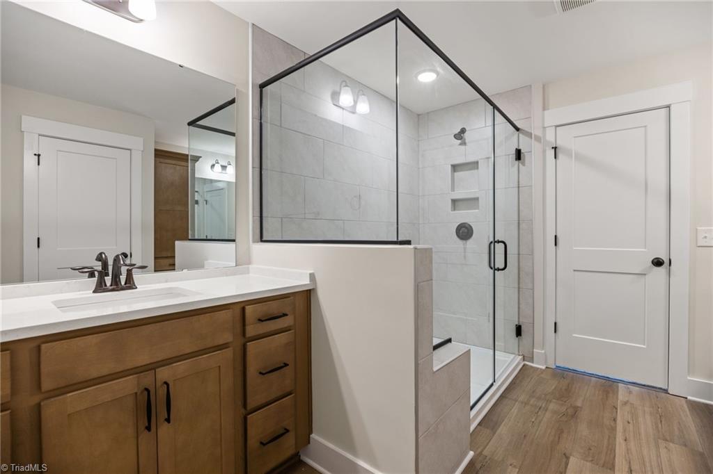 property viewer photo 13