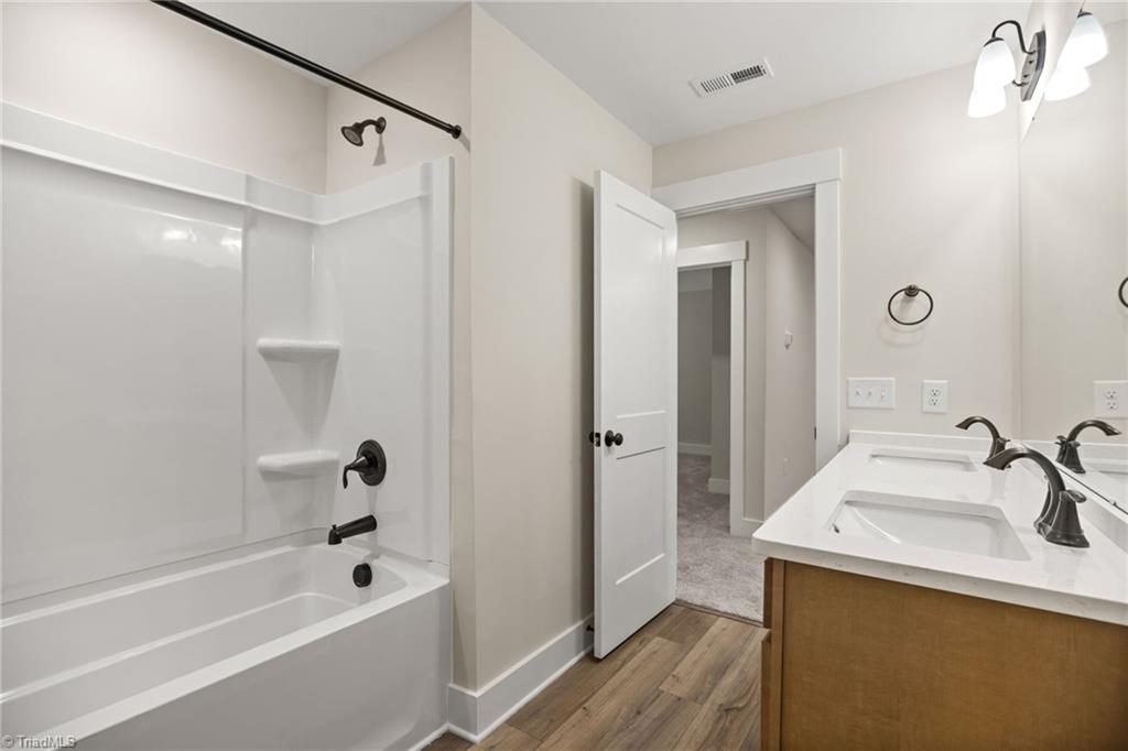 property viewer photo 24
