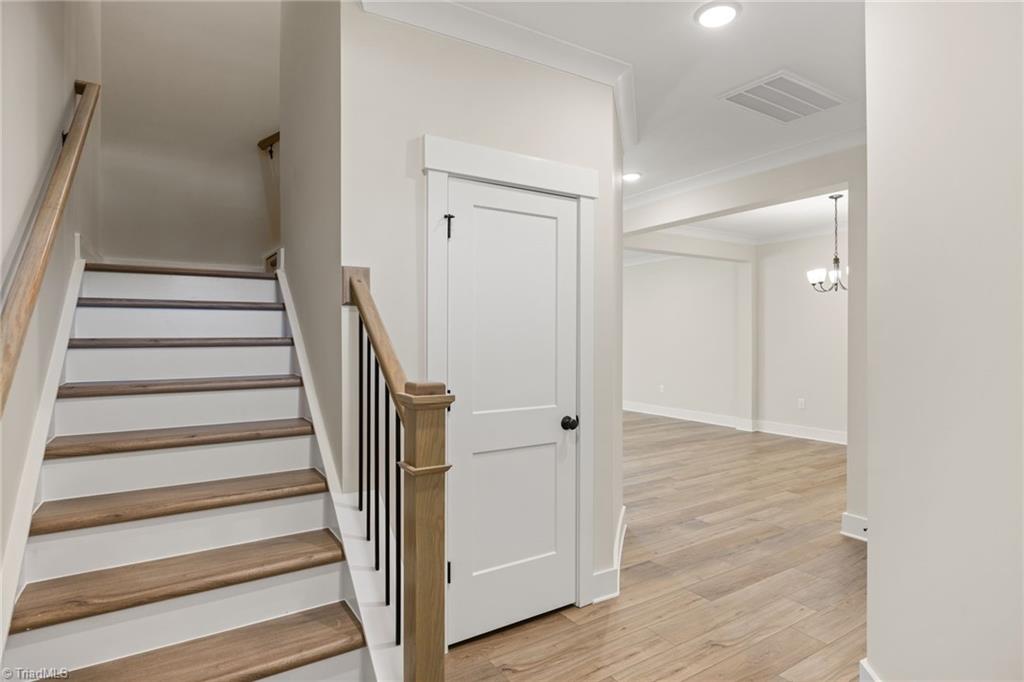 property viewer photo 3