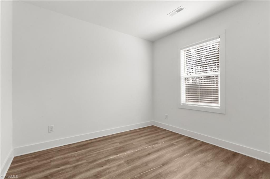 property viewer photo 16