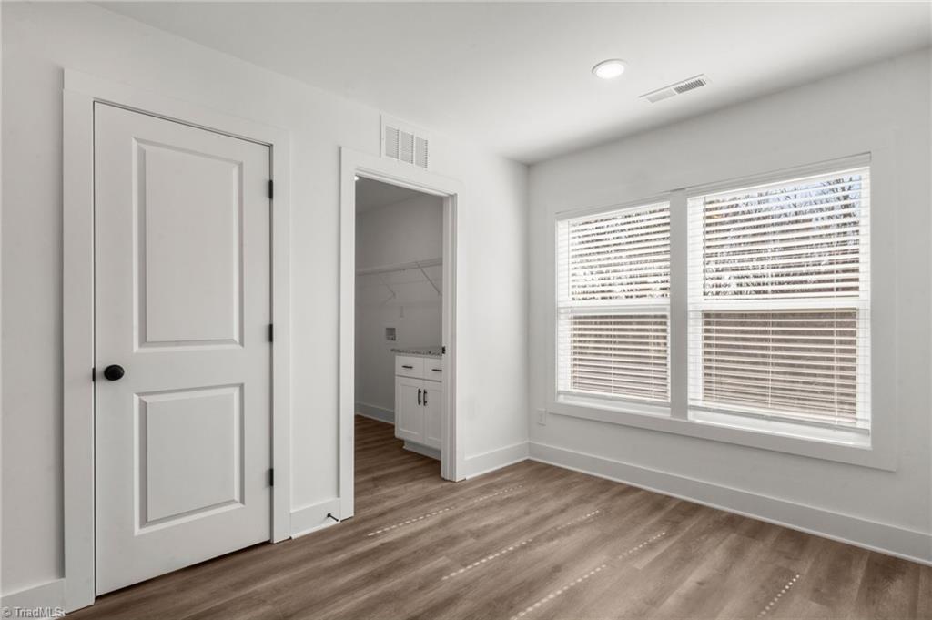 property viewer photo 20