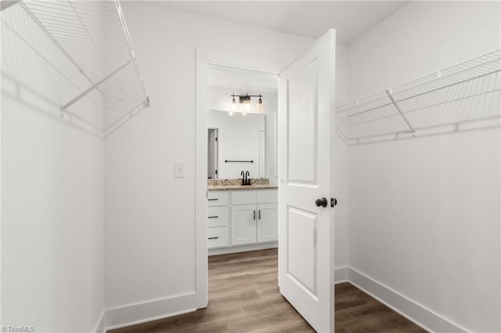 property viewer photo 29