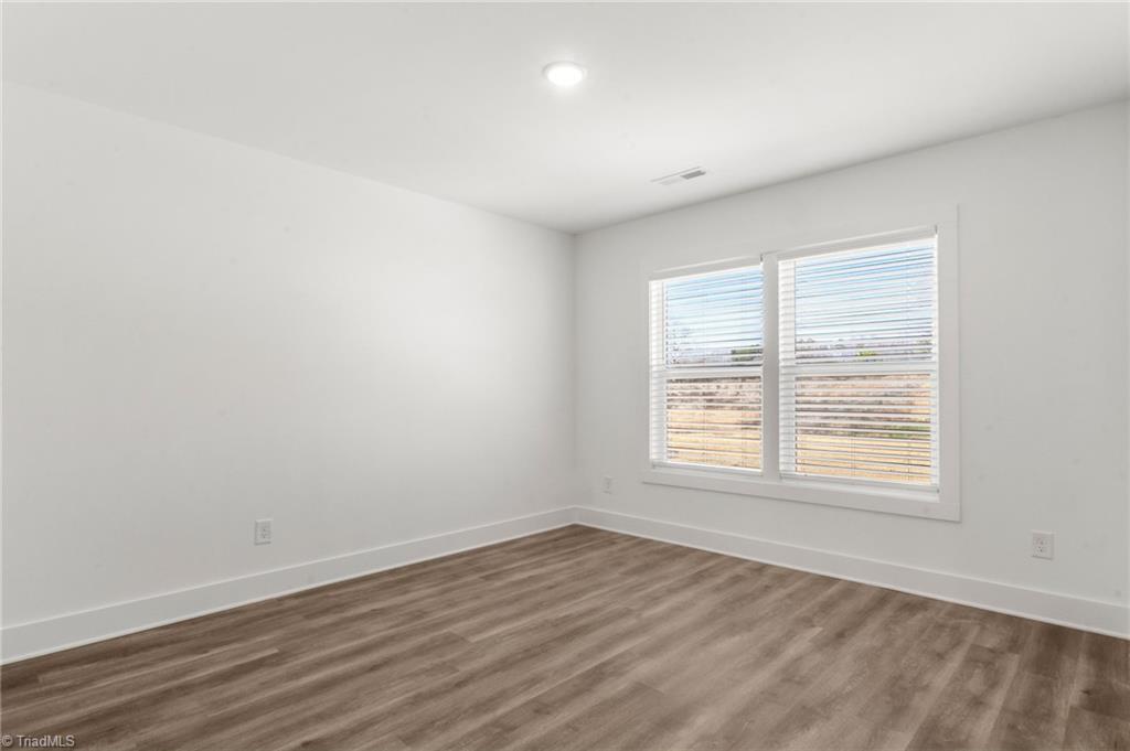 property viewer photo 34