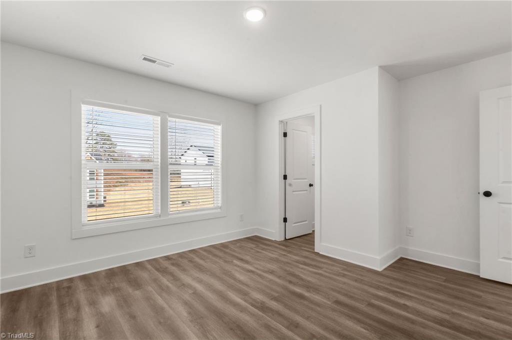 property viewer photo 35