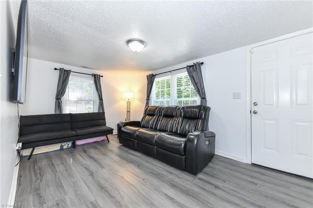 property viewer photo 4