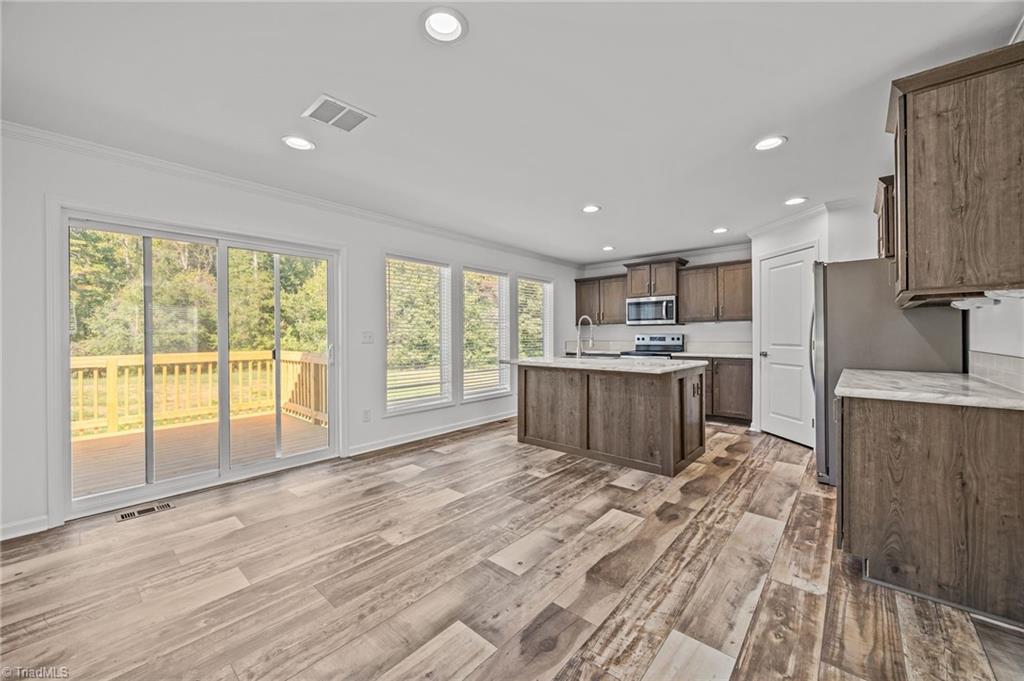 property viewer photo 10