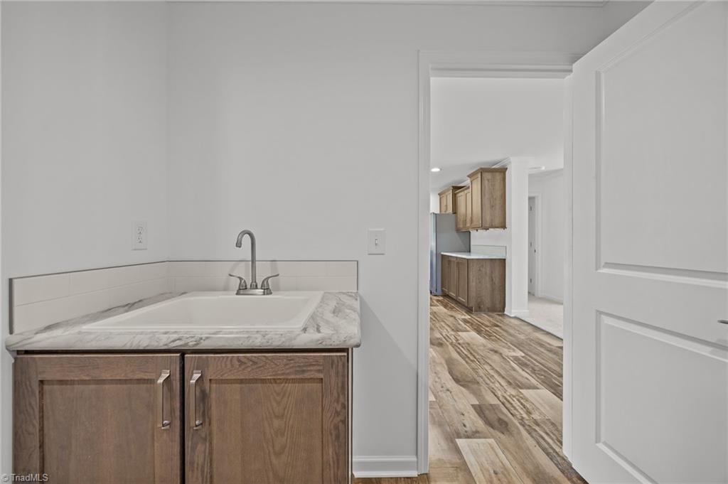 property viewer photo 16