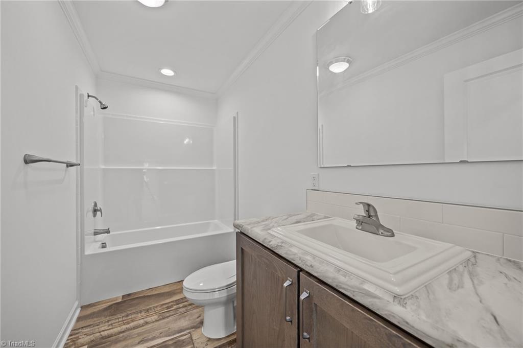 property viewer photo 25