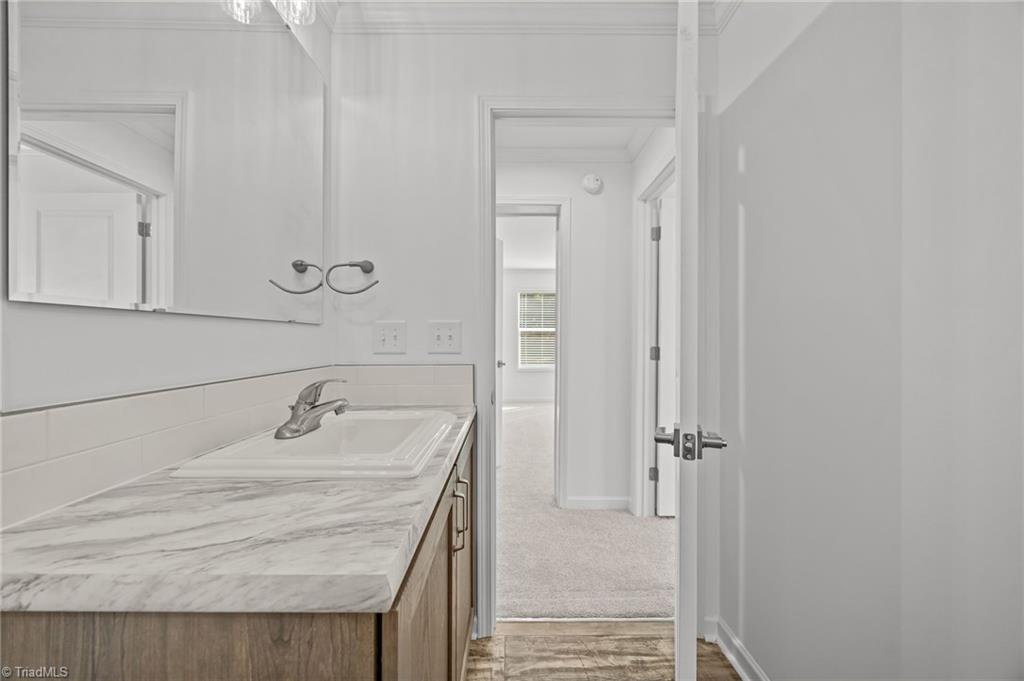 property viewer photo 26