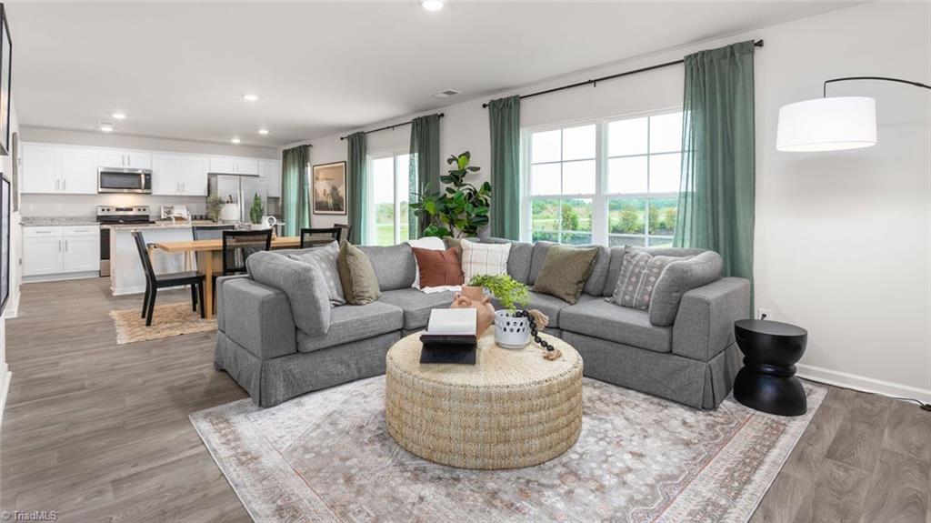property viewer photo 7