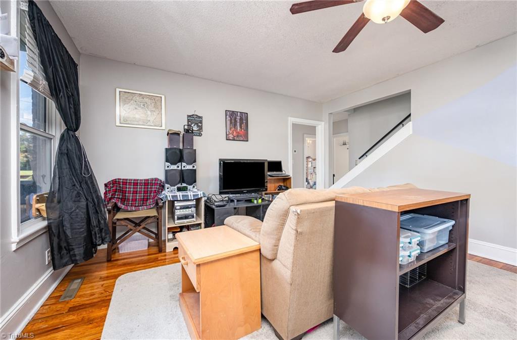 property viewer photo 5