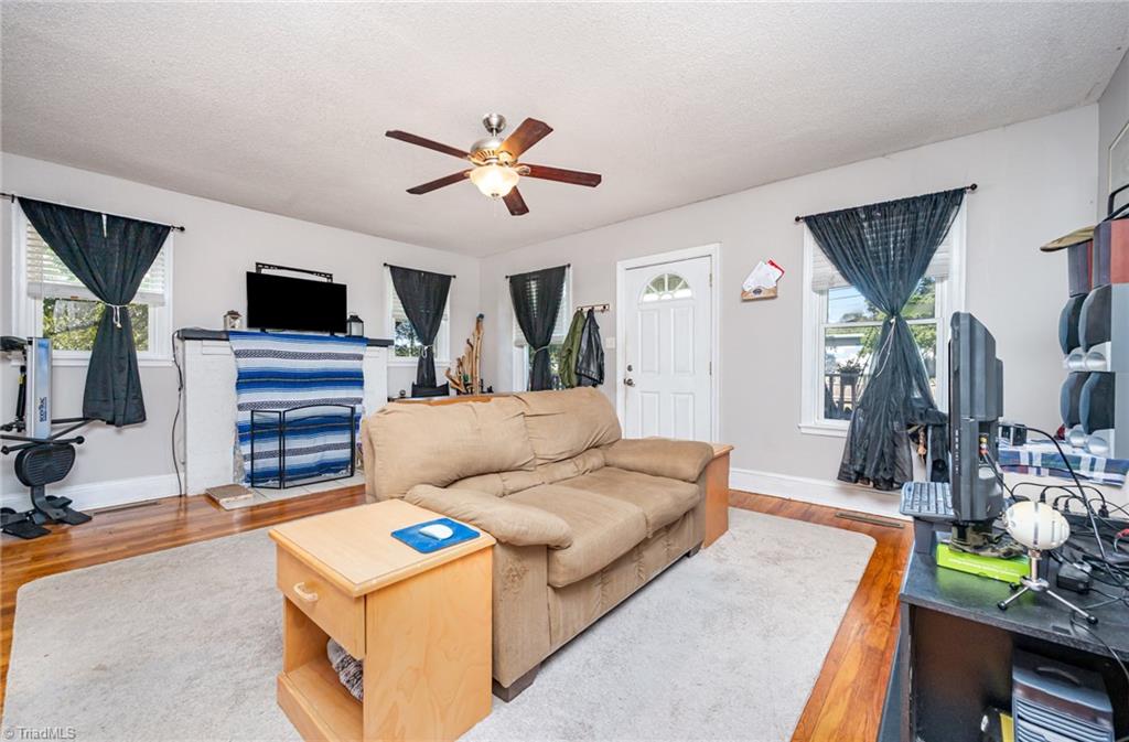 property viewer photo 6