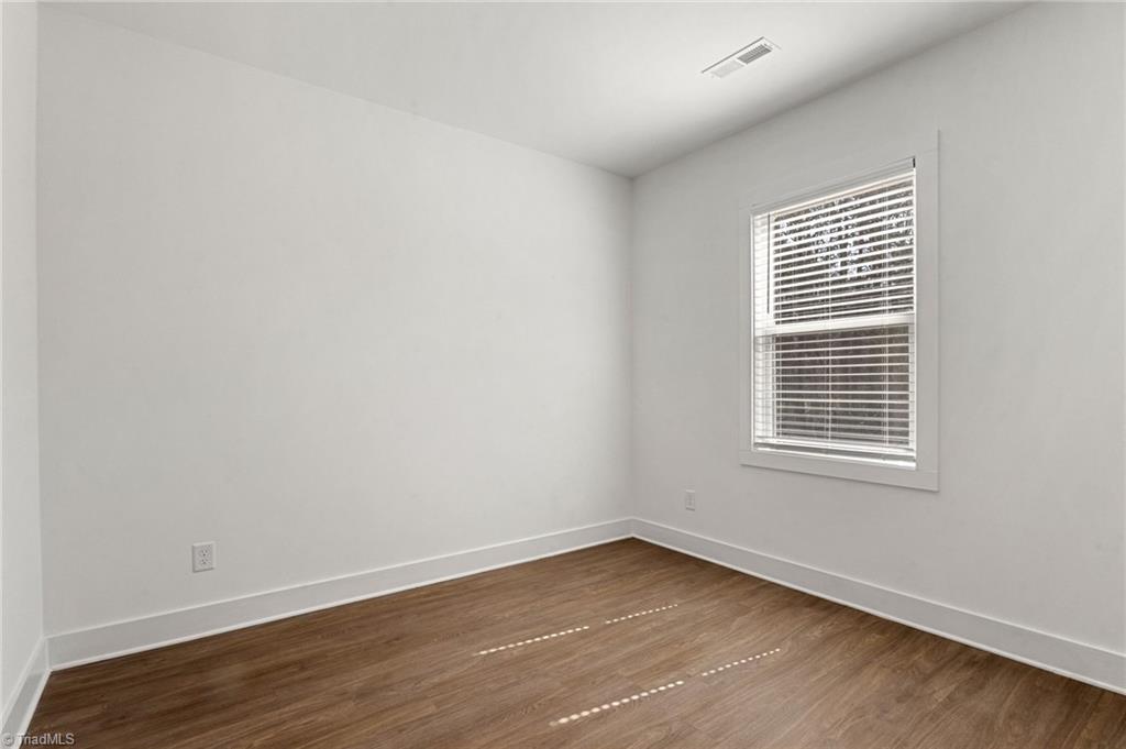 property viewer photo 15