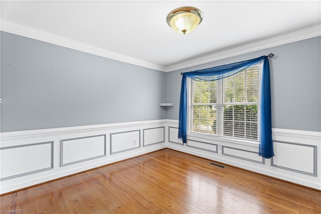 property viewer photo 4