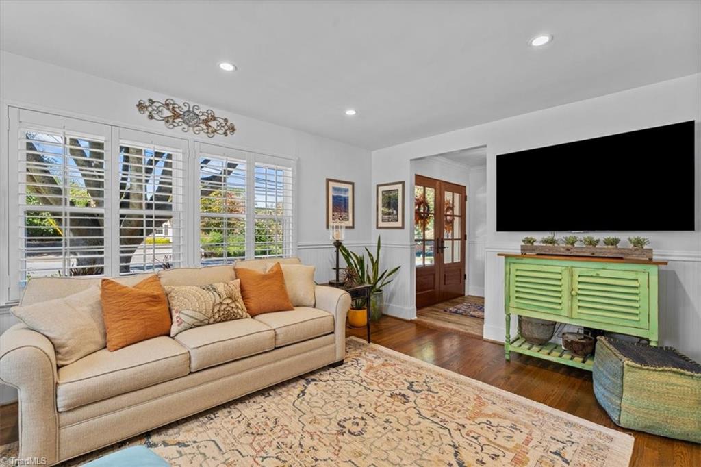property viewer photo 6