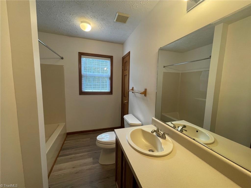 property viewer photo 15
