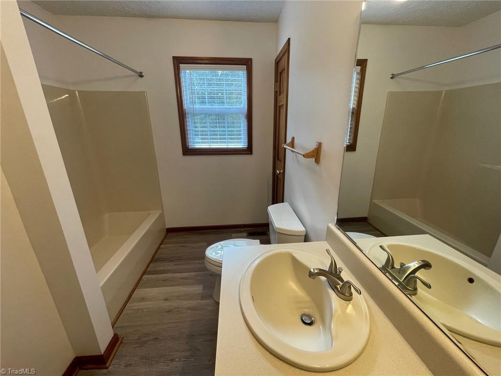 property viewer photo 16