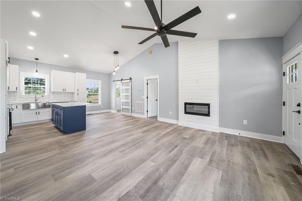 property viewer photo 9