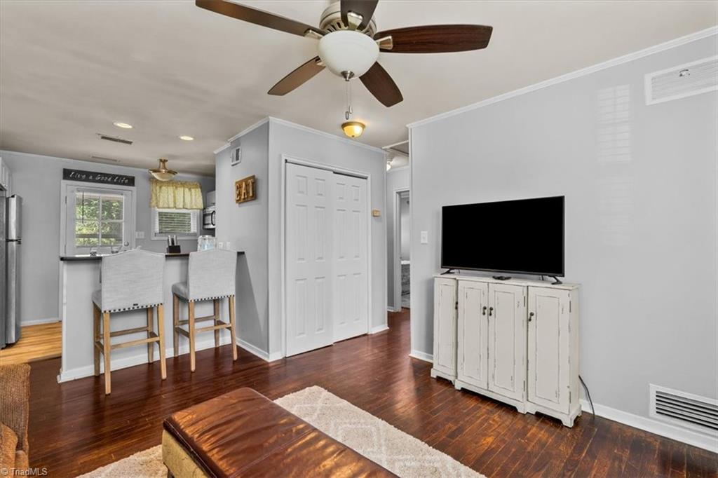 property viewer photo 3