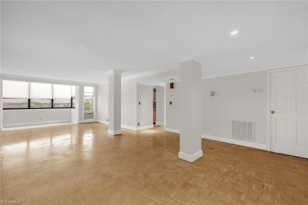property viewer photo 4