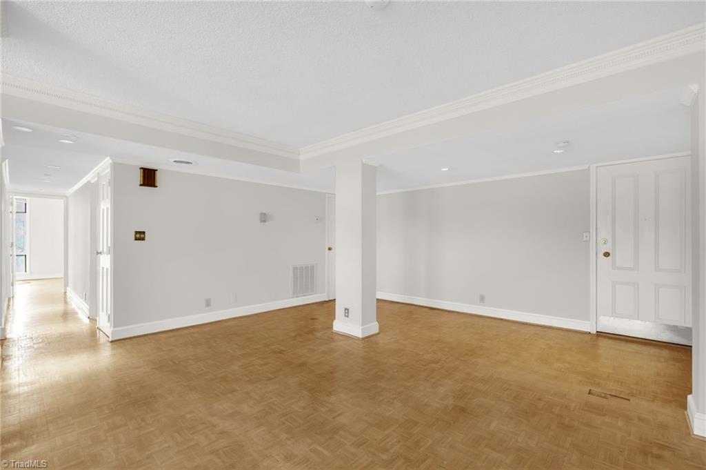 property viewer photo 5