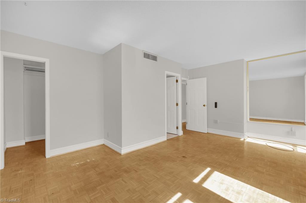 property viewer photo 9