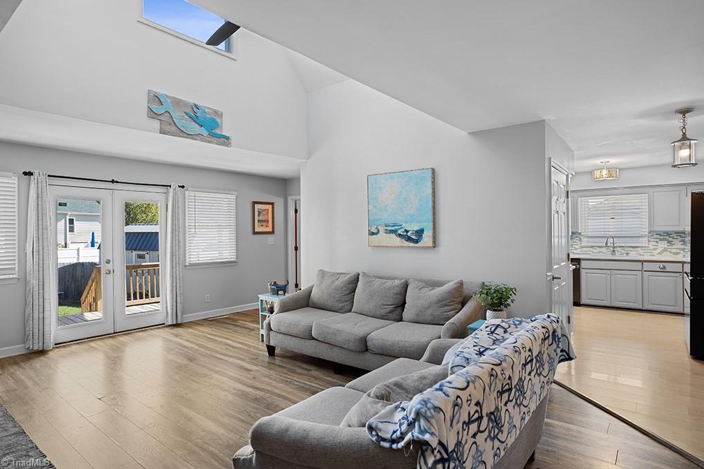 property viewer photo 12