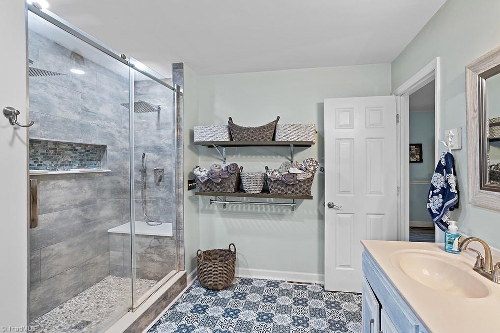 property viewer photo 25