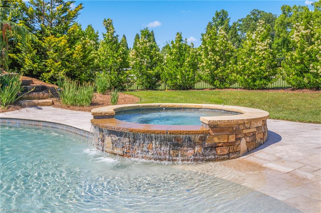 property viewer photo 35