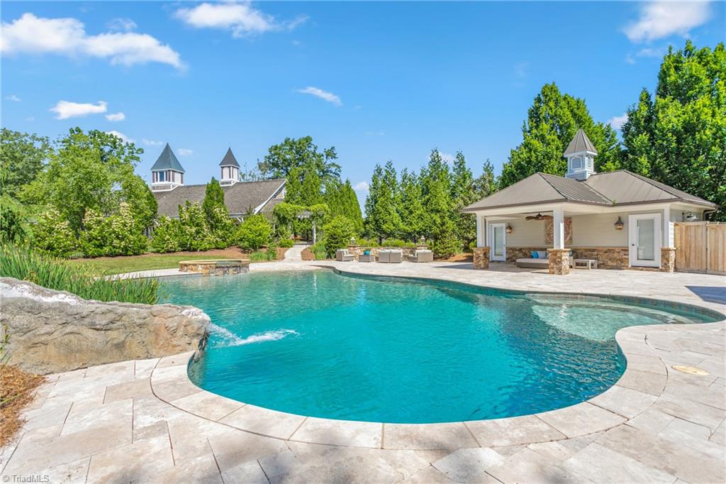 property viewer photo 36