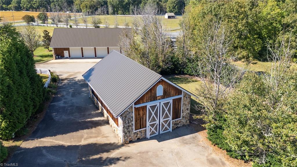 property viewer photo 45