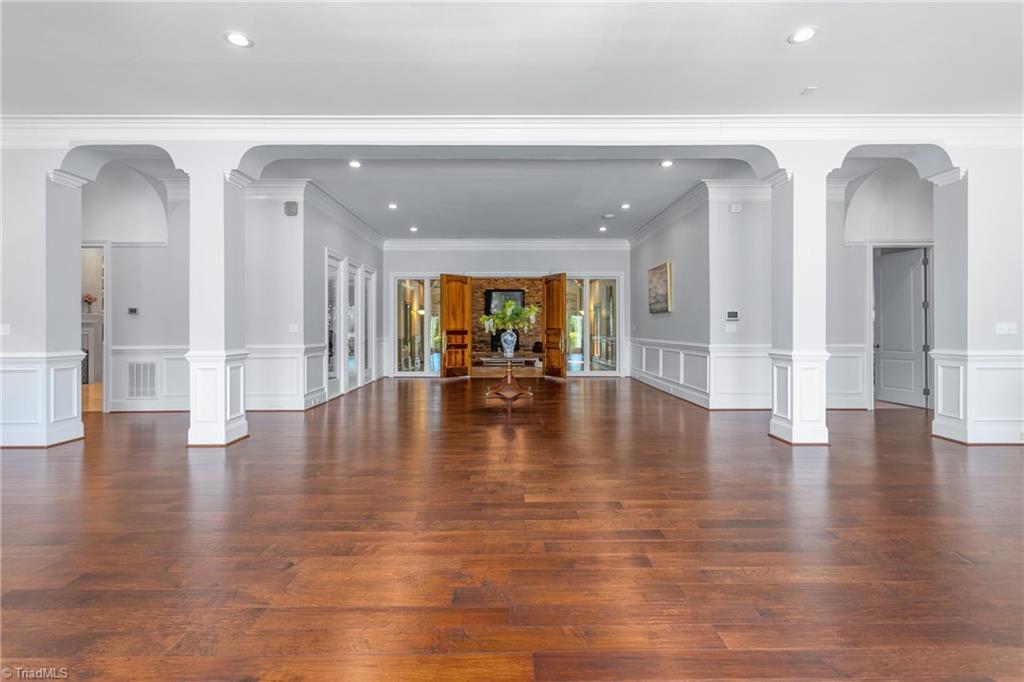 property viewer photo 6