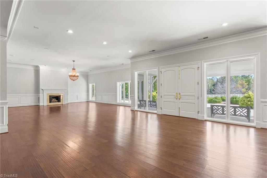 property viewer photo 7