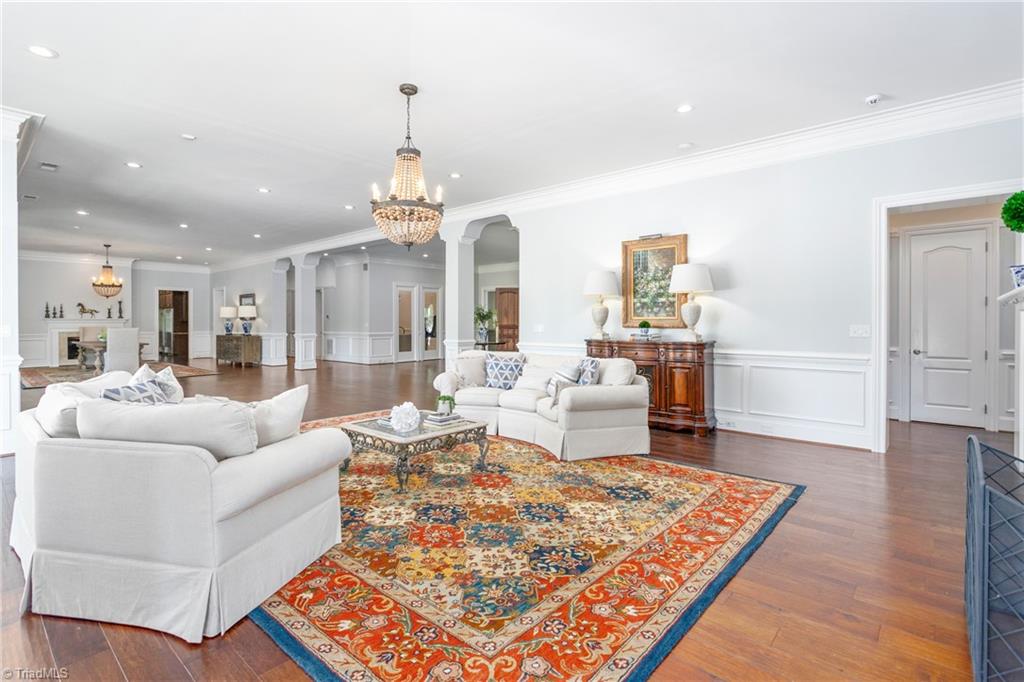 property viewer photo 9