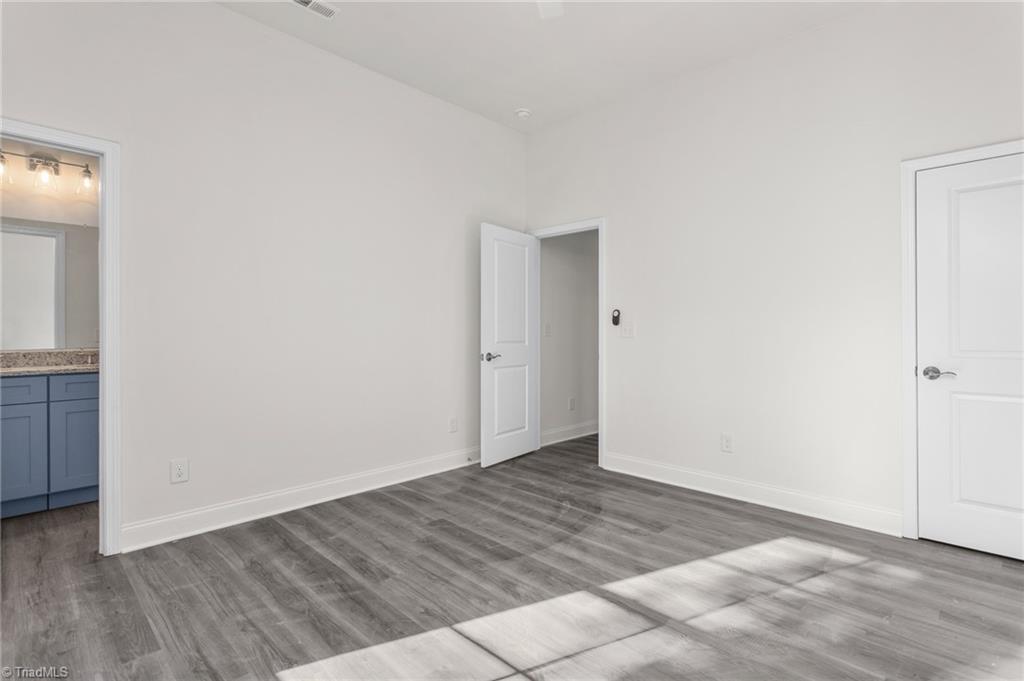 property viewer photo 6