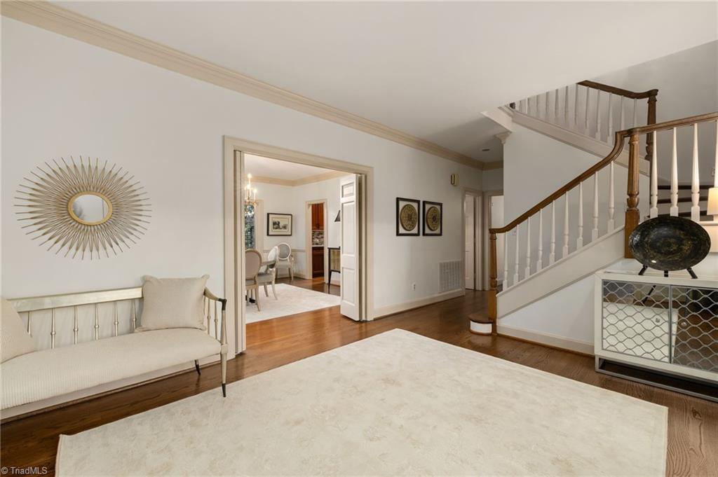 property viewer photo 2